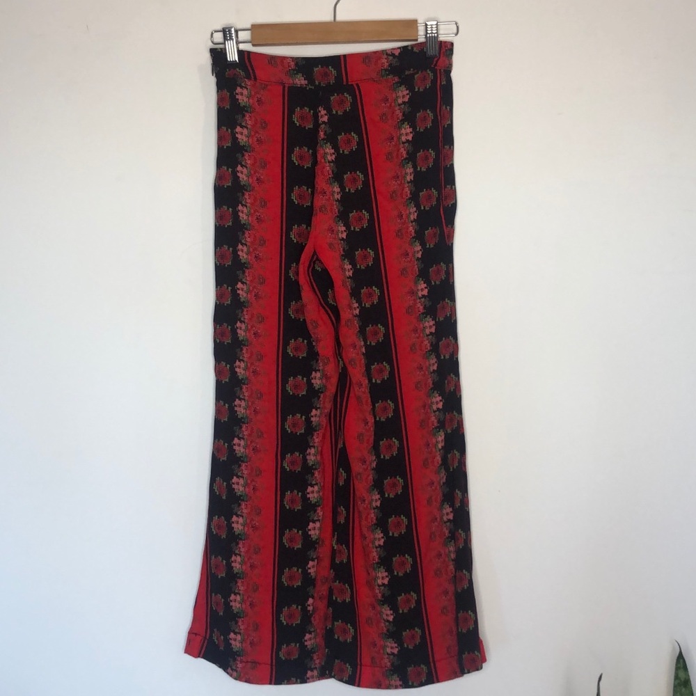 Urban Outfitters Cropped Floral Flare